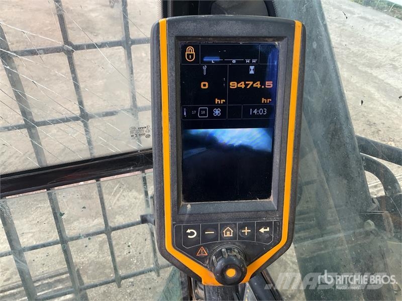 JCB JS300LC Tracked Excavator Kāpurķēžu ekskavatori