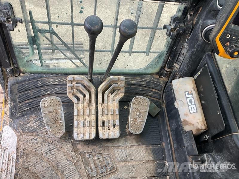 JCB JS300LC Tracked Excavator Kāpurķēžu ekskavatori
