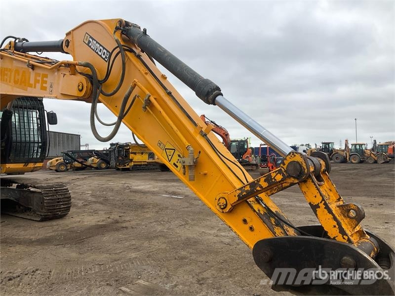 JCB JS300LC Tracked Excavator Bagri goseničarji