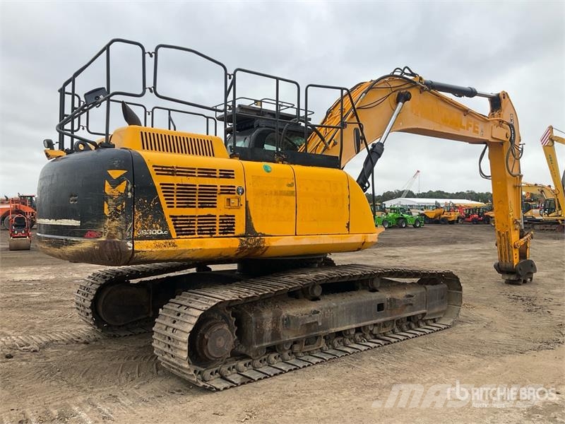 JCB JS300LC Tracked Excavator Kāpurķēžu ekskavatori
