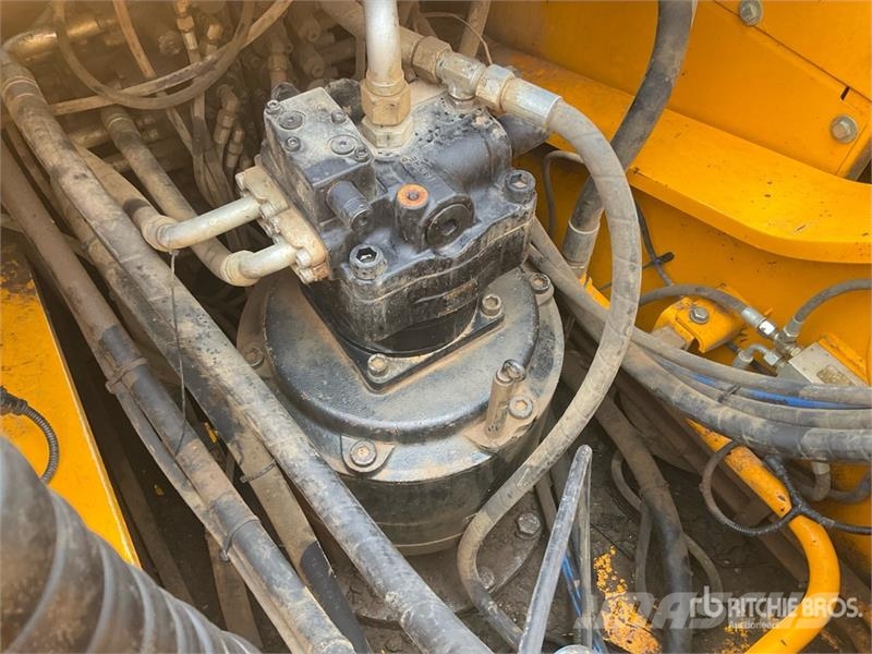 JCB JS300LC Tracked Excavator Kāpurķēžu ekskavatori