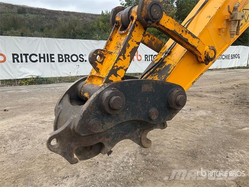 JCB JS300LC Tracked Excavator Kāpurķēžu ekskavatori