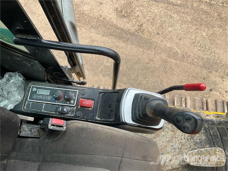 JCB JS300LC Tracked Excavator Kāpurķēžu ekskavatori