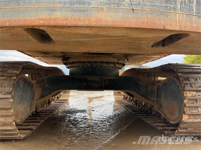 JCB JS330 Long Reach Tracked Excavator Crawler excavators