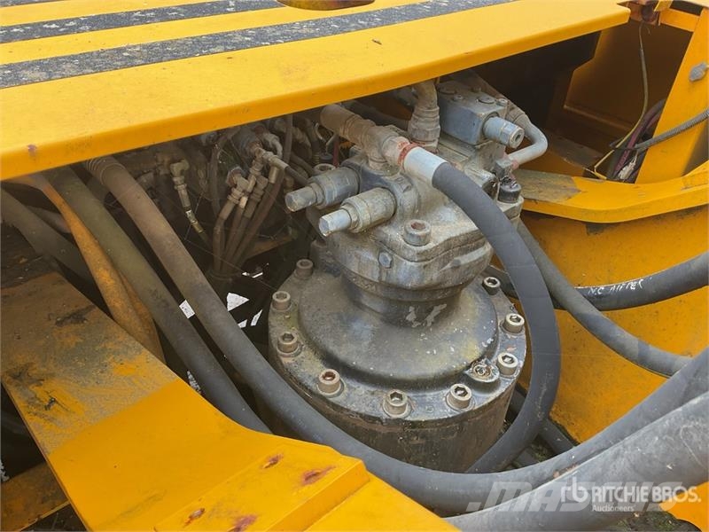 JCB JS330 Long Reach Tracked Excavator Crawler excavators