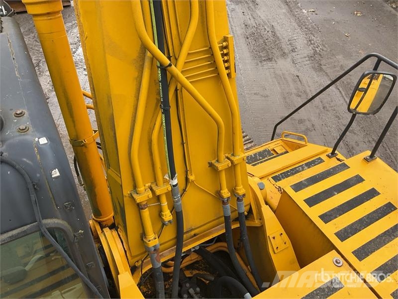 JCB JS330 Long Reach Tracked Excavator Crawler excavators