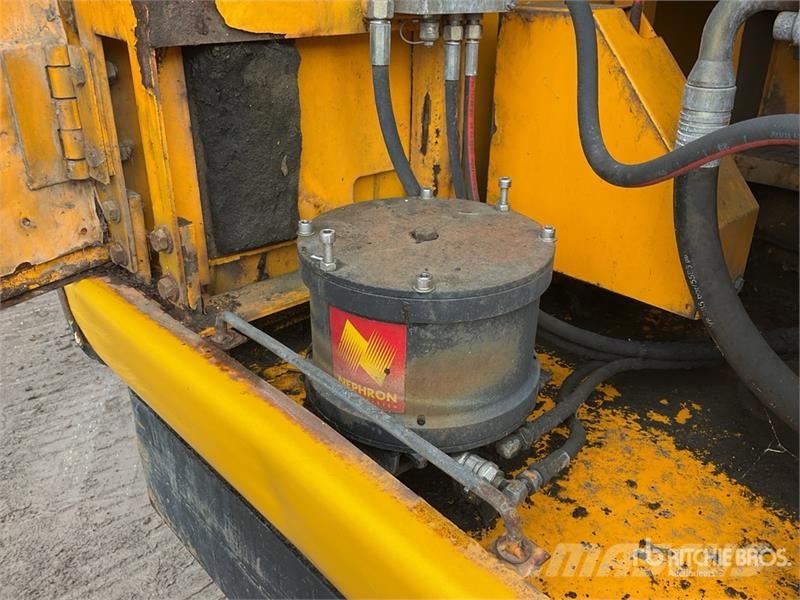 JCB JS330 Long Reach Tracked Excavator Crawler excavators