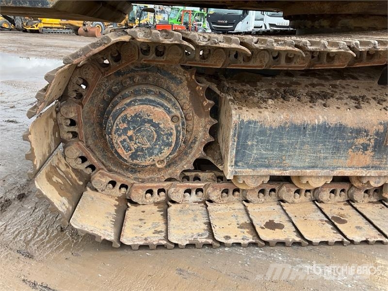 JCB JS330 Long Reach Tracked Excavator Crawler excavators
