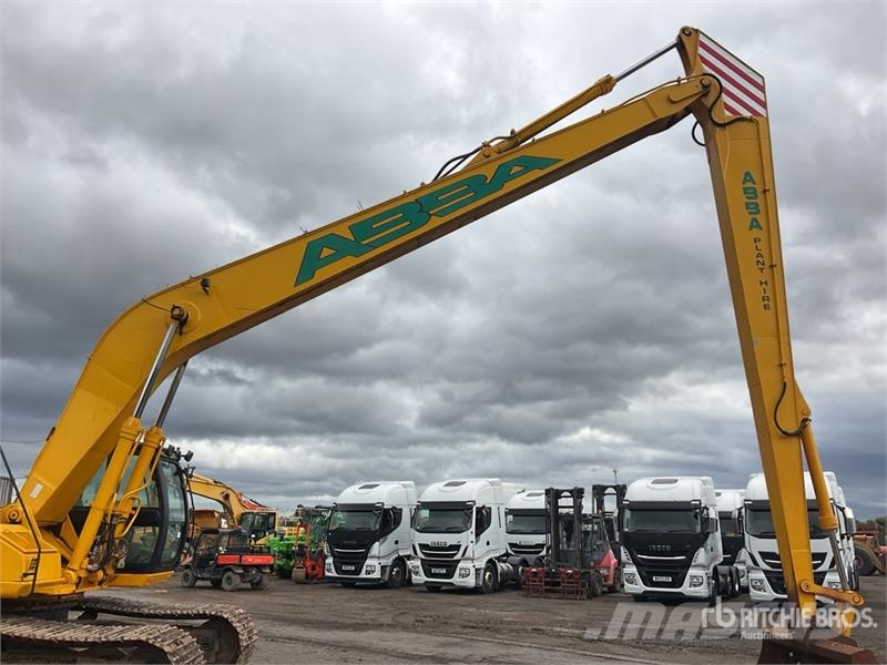 JCB JS330 Long Reach Tracked Excavator Crawler excavators