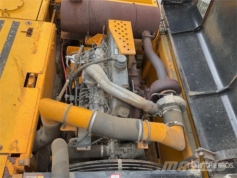 JCB JS330 Long Reach Tracked Excavator Crawler excavators