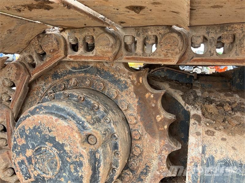 JCB JS330 Long Reach Tracked Excavator Crawler excavators
