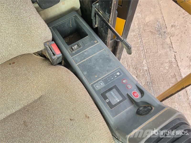 JCB JS330 Long Reach Tracked Excavator Crawler excavators