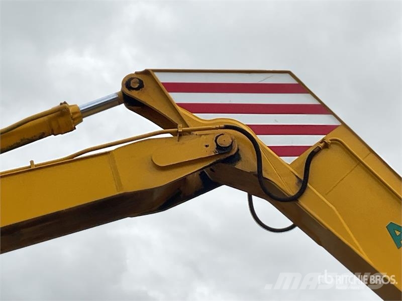JCB JS330 Long Reach Tracked Excavator Crawler excavators
