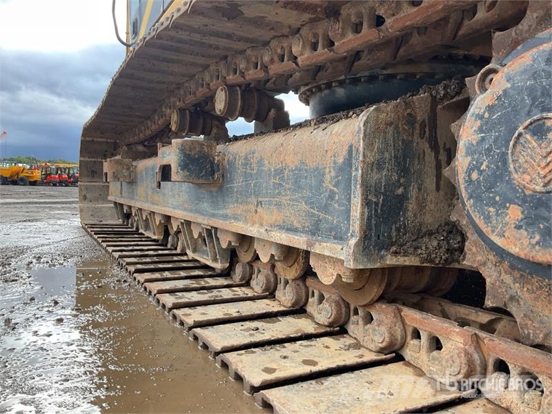 JCB JS330 Long Reach Tracked Excavator Crawler excavators