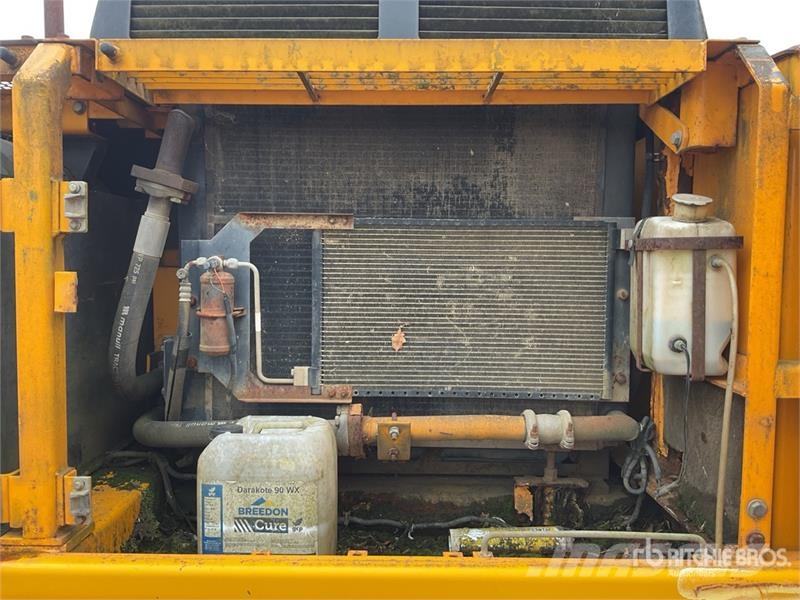 JCB JS330 Long Reach Tracked Excavator Crawler excavators