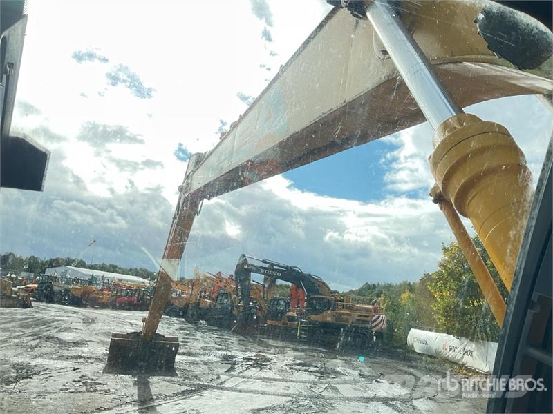 JCB JS330 Long Reach Tracked Excavator Crawler excavators