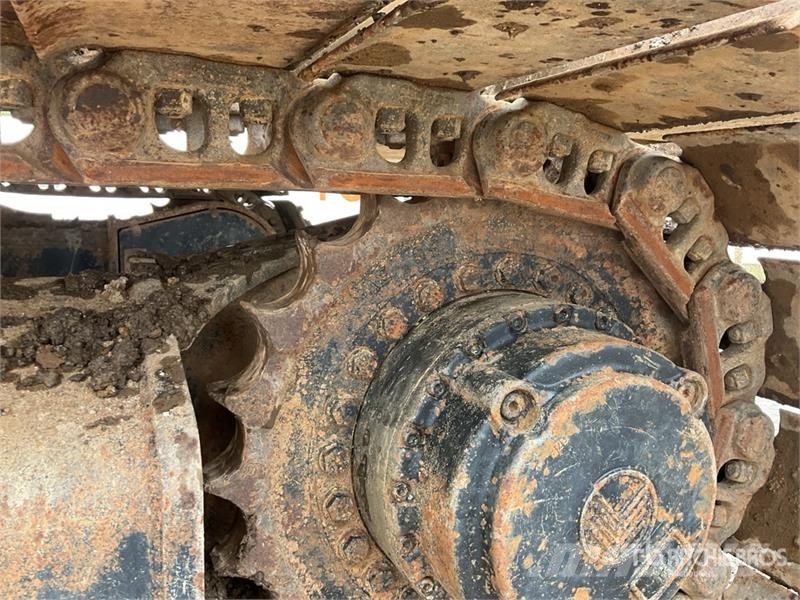 JCB JS330 Long Reach Tracked Excavator Crawler excavators