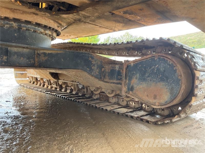 JCB JS330 Long Reach Tracked Excavator Crawler excavators