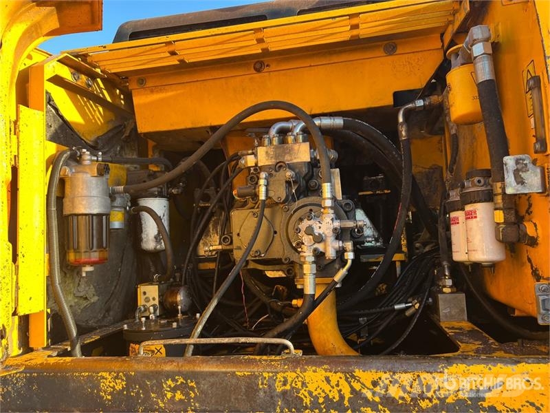 JCB JS330 Tracked Excavator Верижен екскаватор
