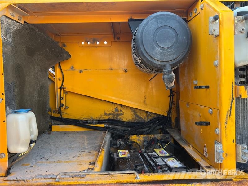 JCB JS330 Tracked Excavator Верижен екскаватор