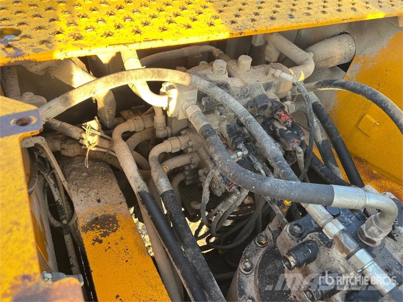 JCB JS330 Tracked Excavator Верижен екскаватор