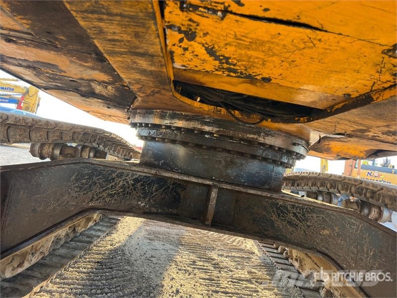 JCB JS330 Tracked Excavator Paletli ekskavatörler