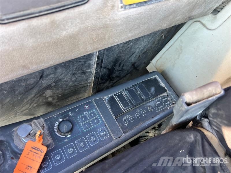 JCB JS330 Tracked Excavator Верижен екскаватор