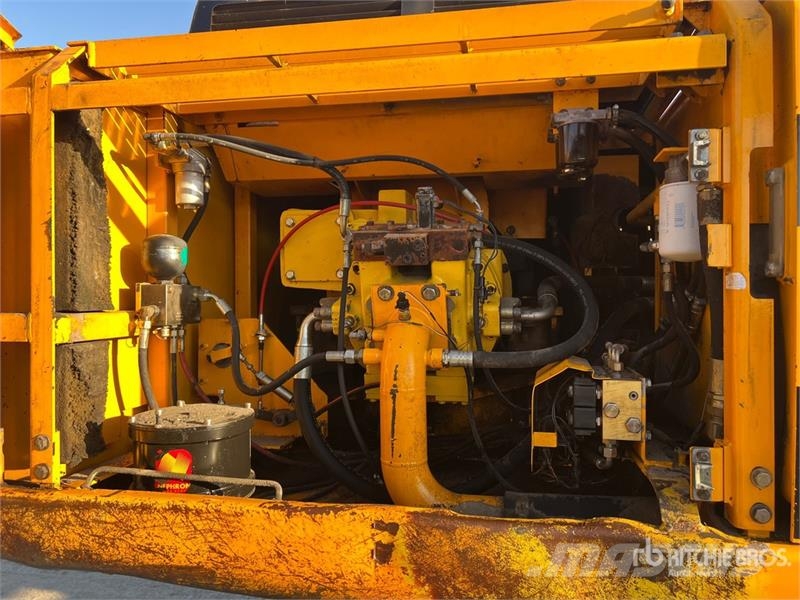 JCB JS330 Tracked Excavator Верижен екскаватор