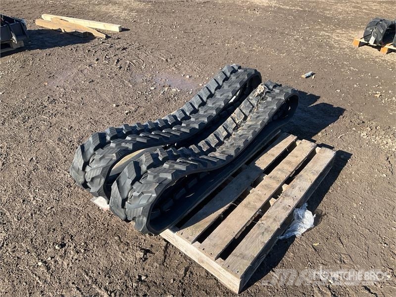 JCB Pair of Rubber 230x35x96.0 Tracks (Unused) مكونات أخرى