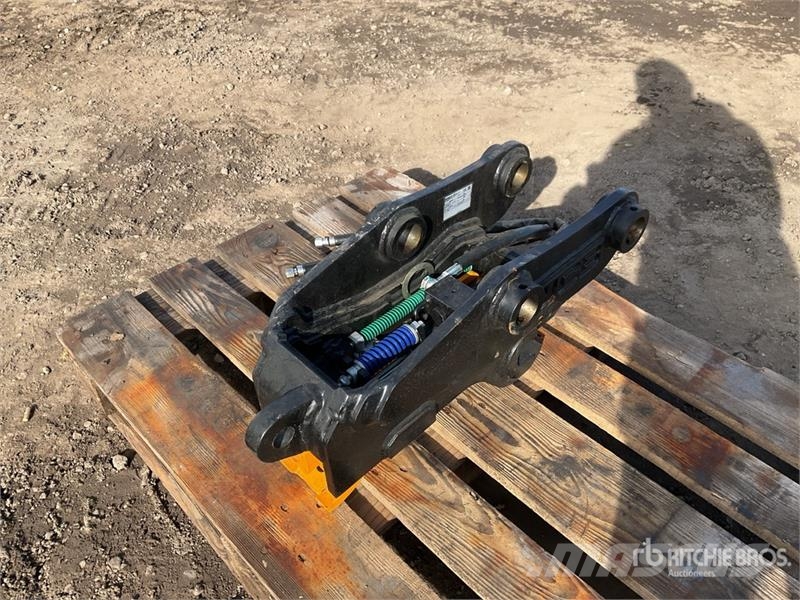 JCB Quick Coupler (Unused) Brze spojke