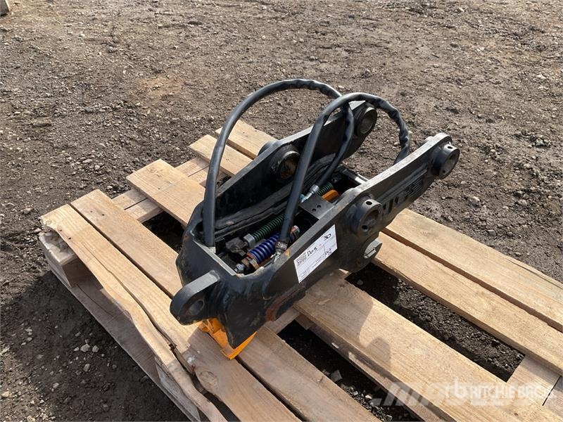 JCB Quick Coupler (Unused) Brze spojke