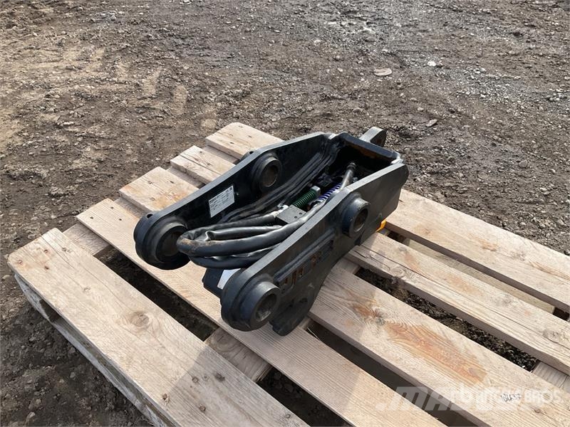 JCB Quick Coupler (Unused) Brze spojke