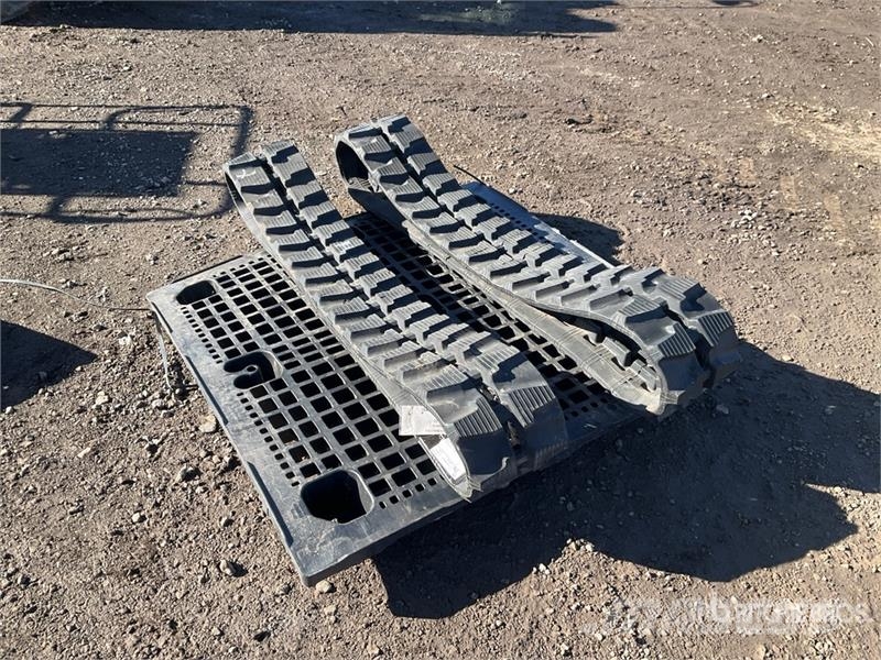 JCB Rubber 230x93x33 Tracks (Unused) Other components