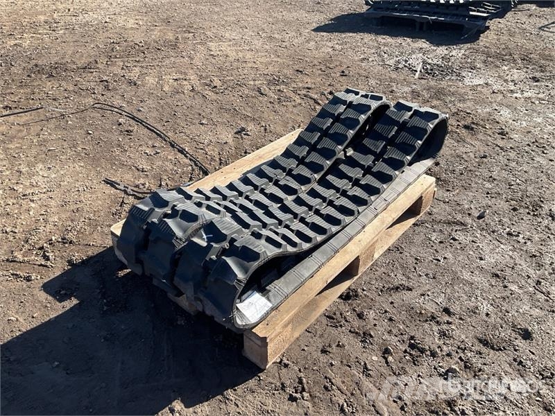 JCB Rubber 230x96x33 Tracks (Unused) Other components