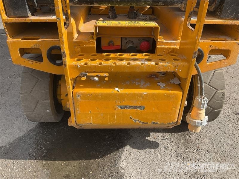 JCB S1930E Electric Scissor Lift 가위형 리프트