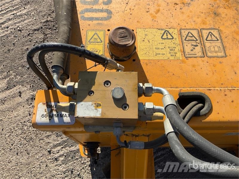 JCB SC240 2440 mm 969 kg Sweeper Attachment Brushes