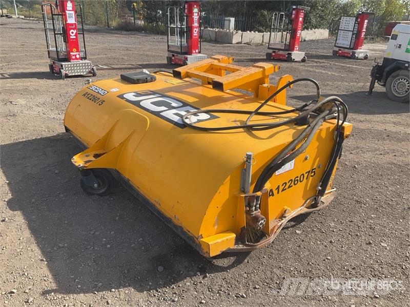 JCB SC240 Sweeper Attachment Spazzole