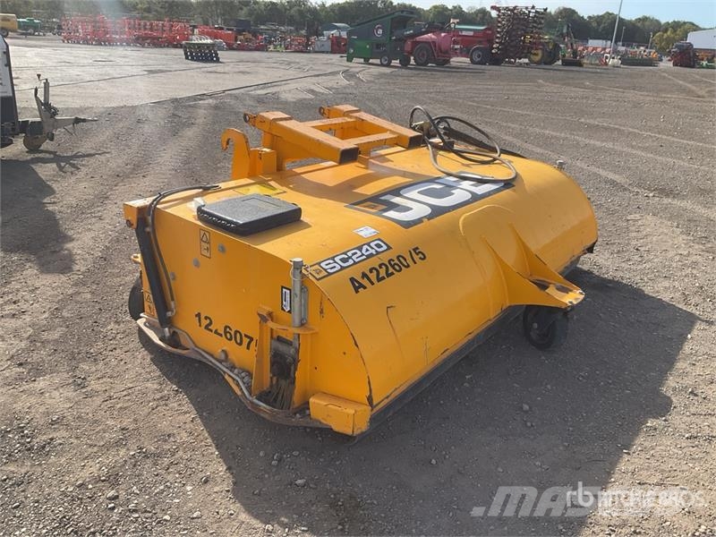 JCB SC240 Sweeper Attachment Spazzole