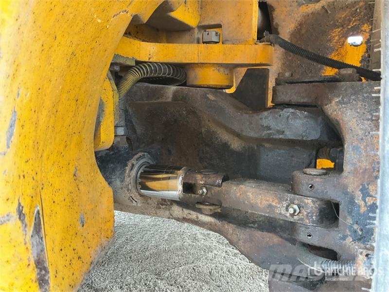 JCB TLT30D مناولات متداخلة