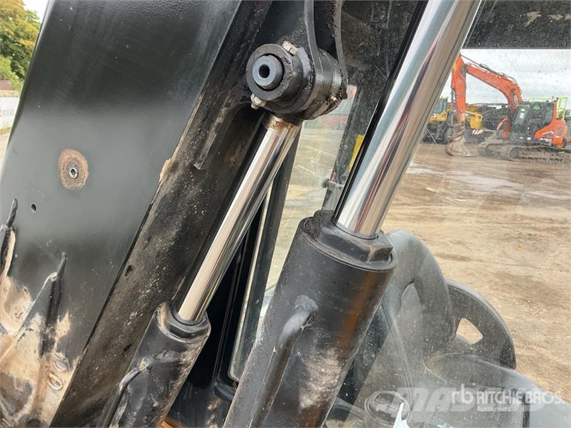 JCB TLT30D مناولات متداخلة