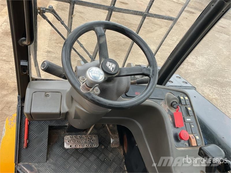 JCB TLT30D مناولات متداخلة