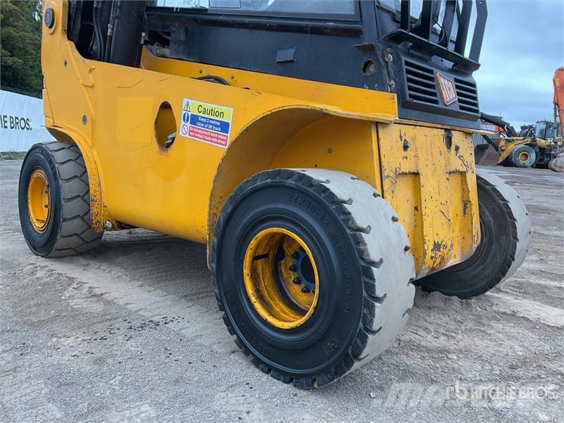 JCB TLT30D مناولات متداخلة