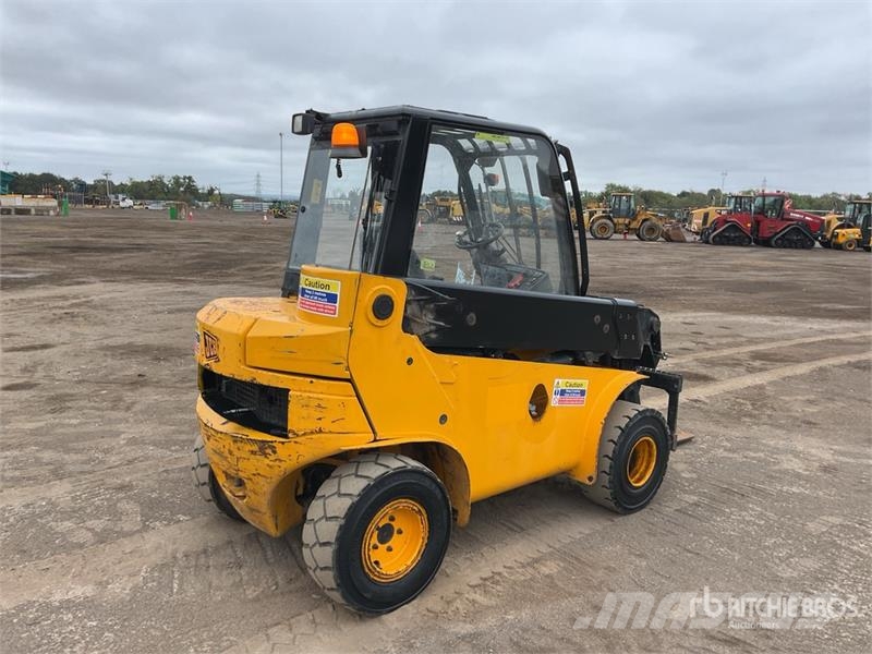 JCB TLT30D مناولات متداخلة