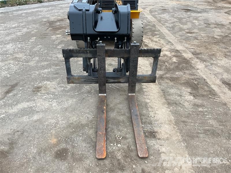 JCB TLT30D مناولات متداخلة