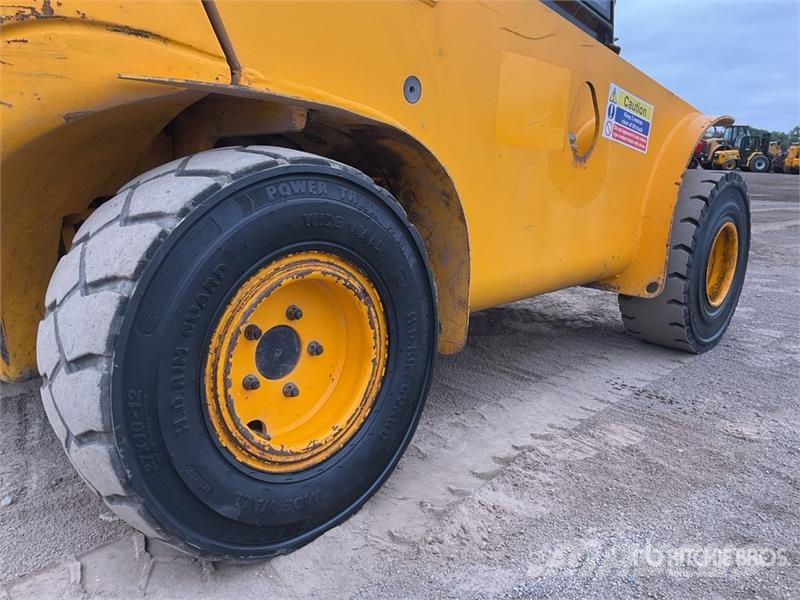 JCB TLT30D مناولات متداخلة
