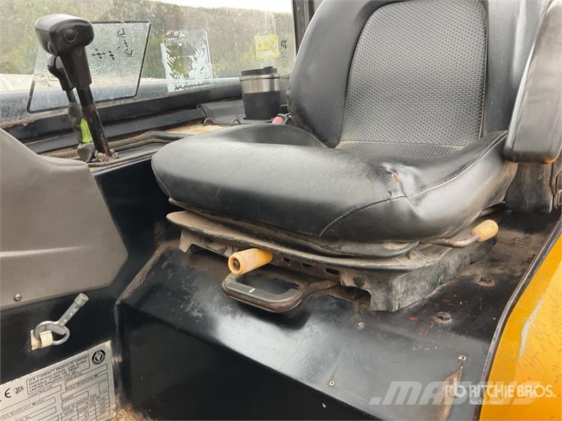 JCB TLT30D مناولات متداخلة