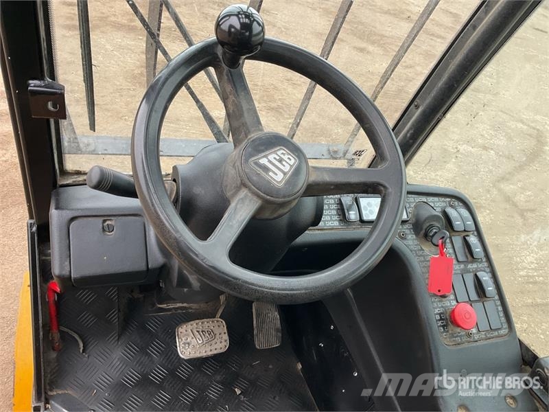 JCB TLT35D مناولات متداخلة