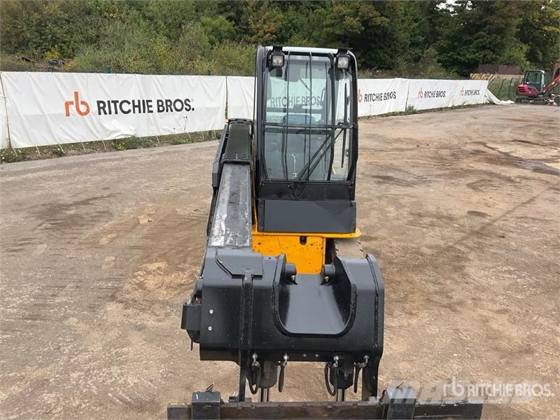 JCB TLT35D مناولات متداخلة
