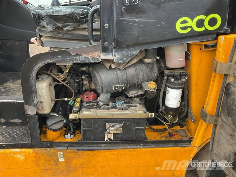 JCB TLT35D مناولات متداخلة