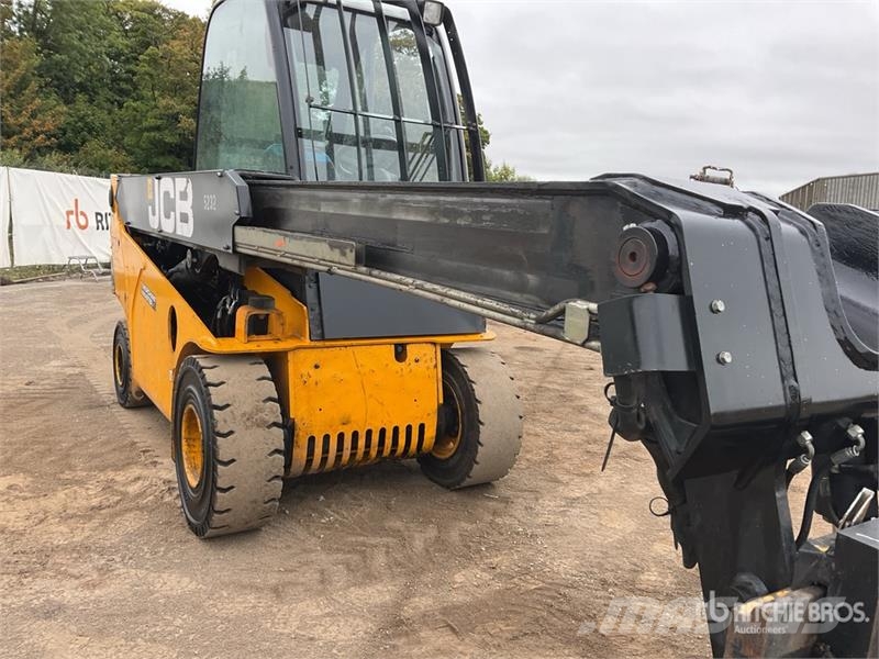 JCB TLT35D مناولات متداخلة